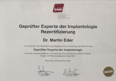 gepruefter Experte der Implantologie Zahnarzt München